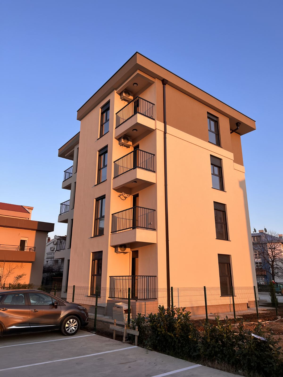 Residential-Commercial Building Zabjelo